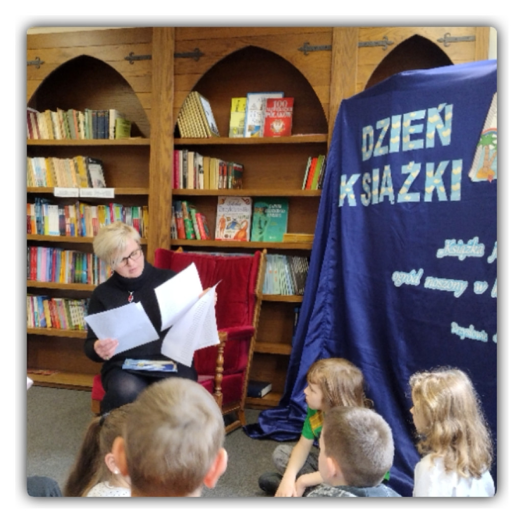 Spotkanie z harcerzami oraz pisarką z Francji. Międzynarodowy Dzień Książki w Bajkowej Krainie [zdjęcia]