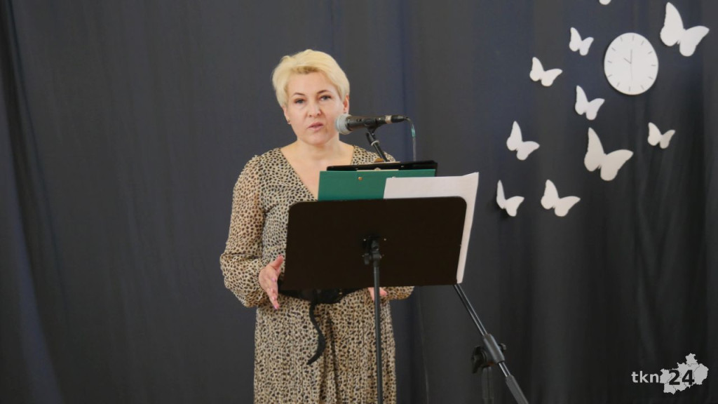 Maturzyści mają już wakacje. Szkoły ich uroczyście pożegnały [fotorelacja]