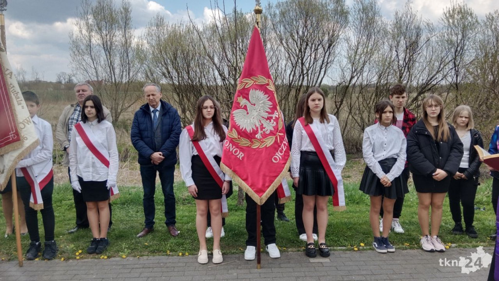 Władze gminy upamiętniły ofiary zbrodni katyńskiej [wideo, zdjęcia]