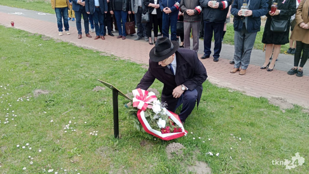Władze gminy upamiętniły ofiary zbrodni katyńskiej [wideo, zdjęcia]