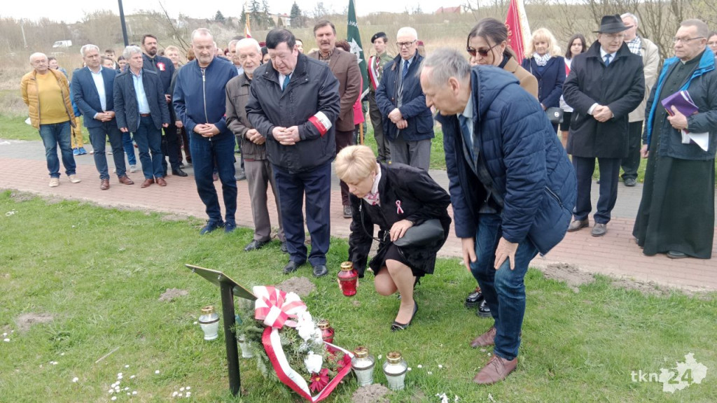 Władze gminy upamiętniły ofiary zbrodni katyńskiej [wideo, zdjęcia]