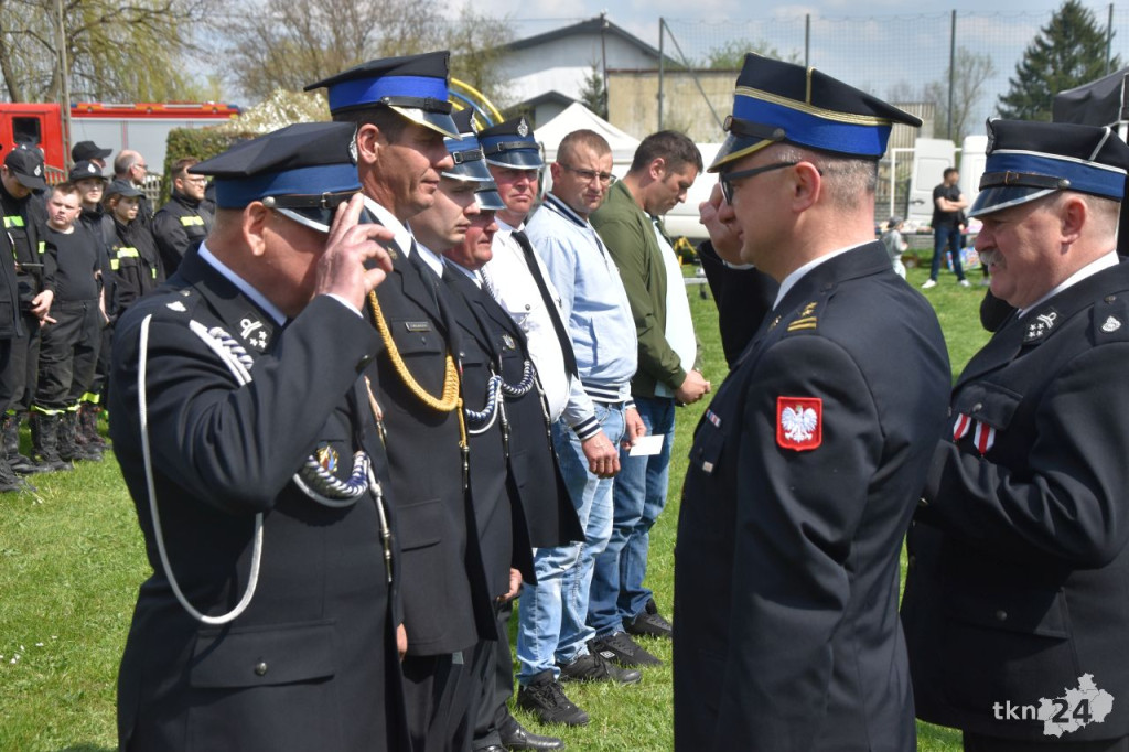 Zbierali pieniądze na pomoc dla Kacperka. Dzień Strażaka w Mninie [fotorelacja]