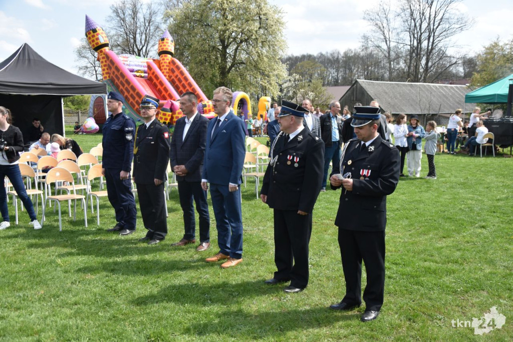Zbierali pieniądze na pomoc dla Kacperka. Dzień Strażaka w Mninie [fotorelacja]