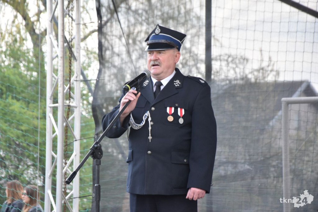 Zbierali pieniądze na pomoc dla Kacperka. Dzień Strażaka w Mninie [fotorelacja]