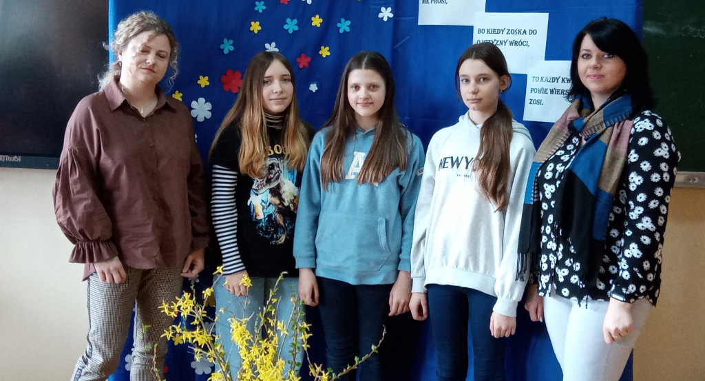 Konkurs recytatorski w Szkole Podstawowej w Dziebałtowie rozstrzygnięty! Zwyciężyła młoda Ukrainka [zdjęcia]
