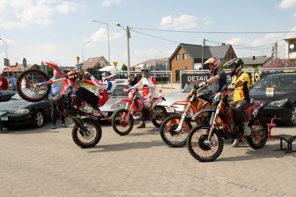Zbierali pieniądze dla braci Broniewskich! Spot motoryzacyjny w Końskich [zdjęcia, wideo]