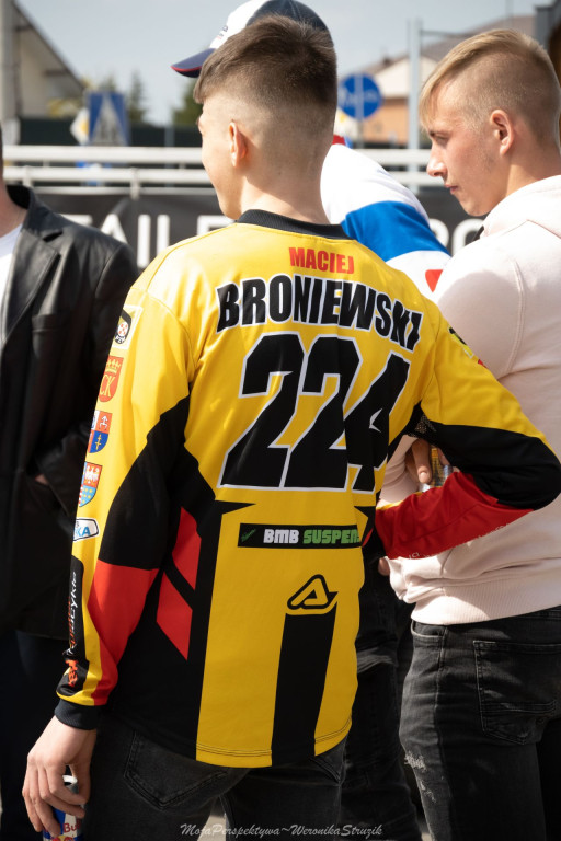Zbierali pieniądze dla braci Broniewskich! Spot motoryzacyjny w Końskich [zdjęcia, wideo]