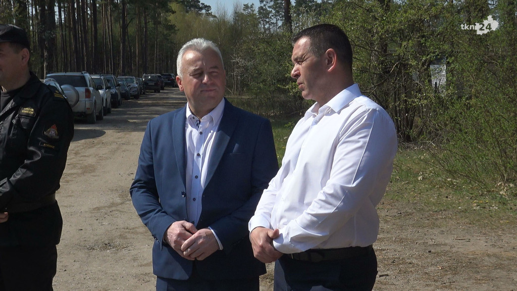 Łączą nas drzewa. 2 tysiące sosen i lip zasadzono w leśnictwie Krzyżówki [wideo, zdjęcia]