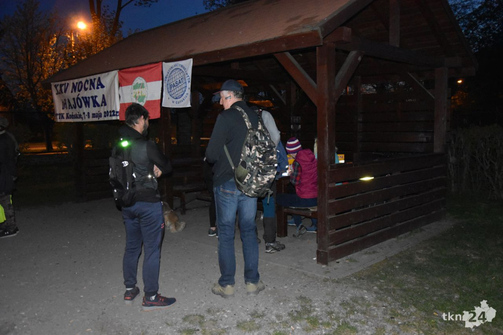 Piechurzy po raz 25 wyruszyli na trasę Nocnej Majówki [wideo, zdjęcia]
