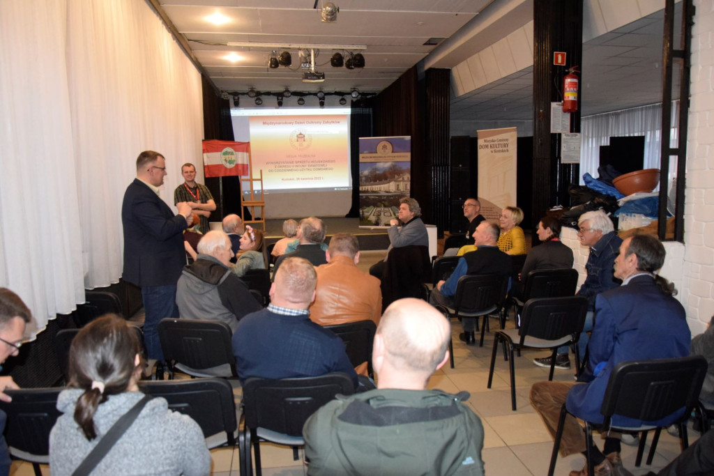 PTTK na Międzynarodowy Dzień Ochrony Zabytków [zdjęcia]