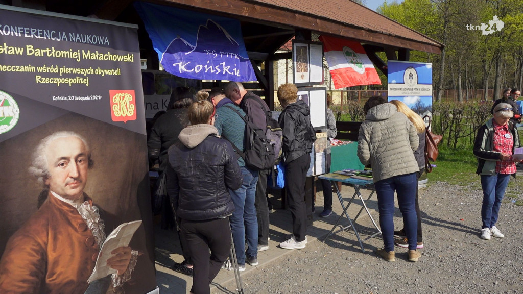 Zamiast biegów wybrali się na spacer historyczny [wideo, zdjęcia]
