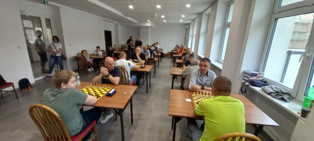 Szachowe zmagania w Końskich. Najlepszy Włodzimierz Grabowski [zdjęcia]