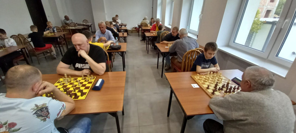 Szachowe zmagania w Końskich. Najlepszy Włodzimierz Grabowski [zdjęcia]