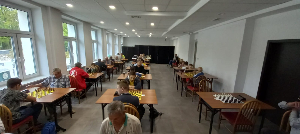 Szachowe zmagania w Końskich. Najlepszy Włodzimierz Grabowski [zdjęcia]