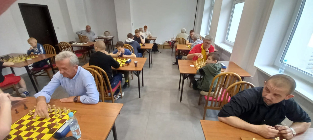 Szachowe zmagania w Końskich. Najlepszy Włodzimierz Grabowski [zdjęcia]