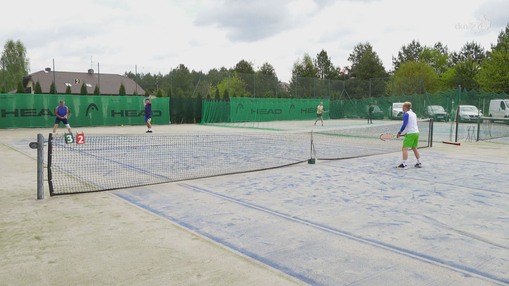 Deblowe zmagania podczas tenisowego Red Bridge Cup [wideo, zdjęcia]