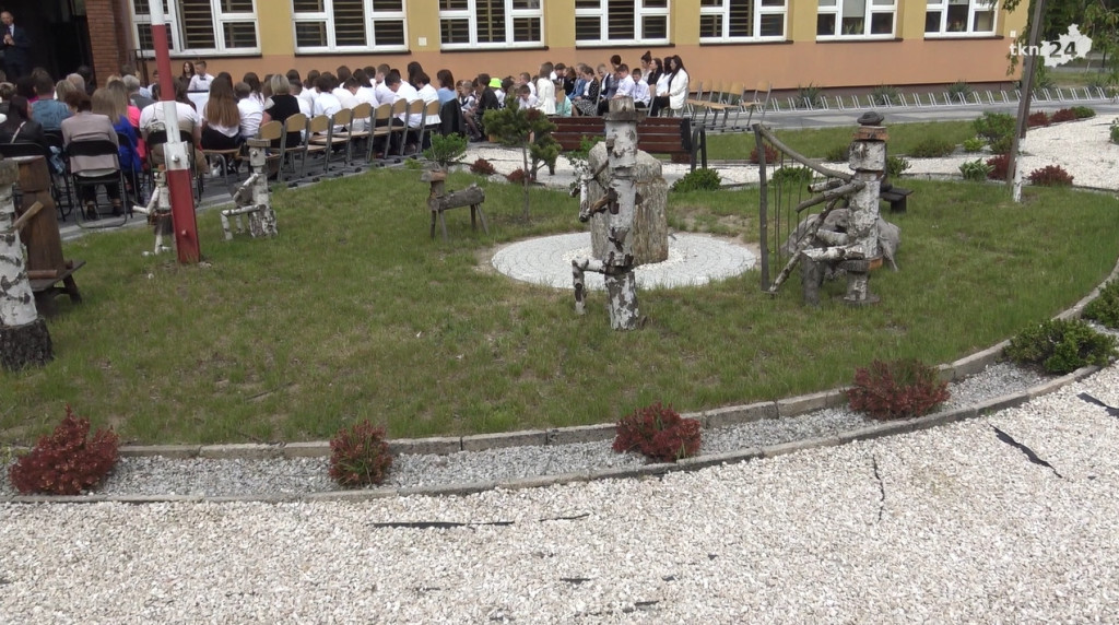 Szkoła w Górnikach się zmienia. Jest piękny amfiteatr [wideo, zdjęcia]