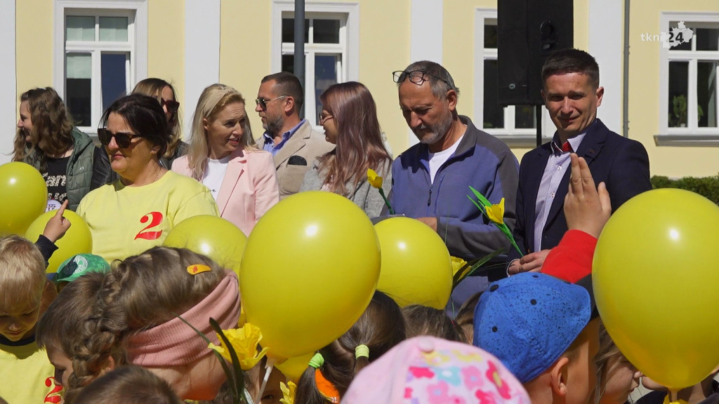 Uświadamiali o opiece hospicyjnej. Za nami I Marsz Żonkili w Końskich [wideo, zdjęcia]