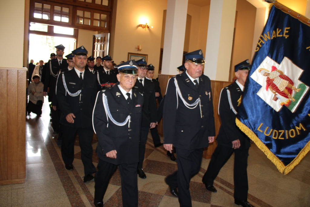 Dzieci i strażacy świętowali w Stąporkowie. Uczczono księdza Kiciora [wideo, zdjęcia]