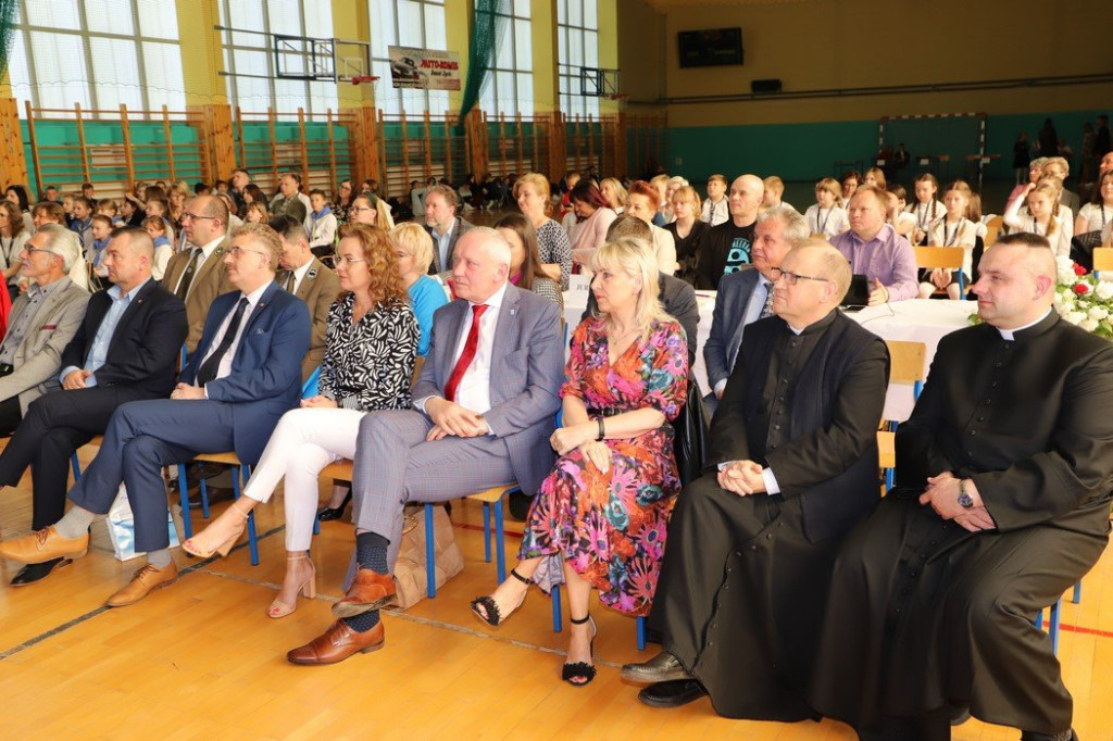 Patriotyczne pieśni i poezja znów wybrzmiały w Gowarczowie. Znamy zwycięzców konkursu [zdjęcia]