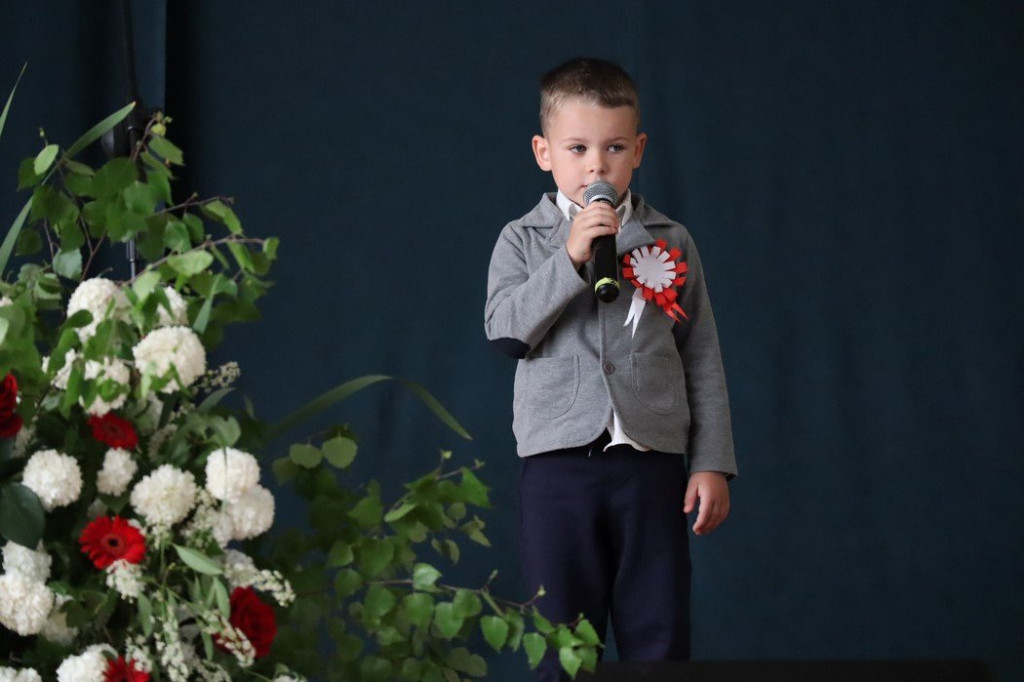 Patriotyczne pieśni i poezja znów wybrzmiały w Gowarczowie. Znamy zwycięzców konkursu [zdjęcia]