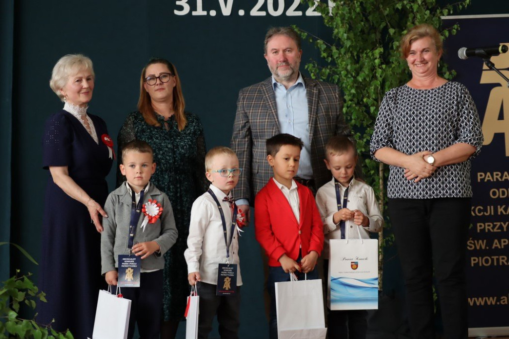 Patriotyczne pieśni i poezja znów wybrzmiały w Gowarczowie. Znamy zwycięzców konkursu [zdjęcia]