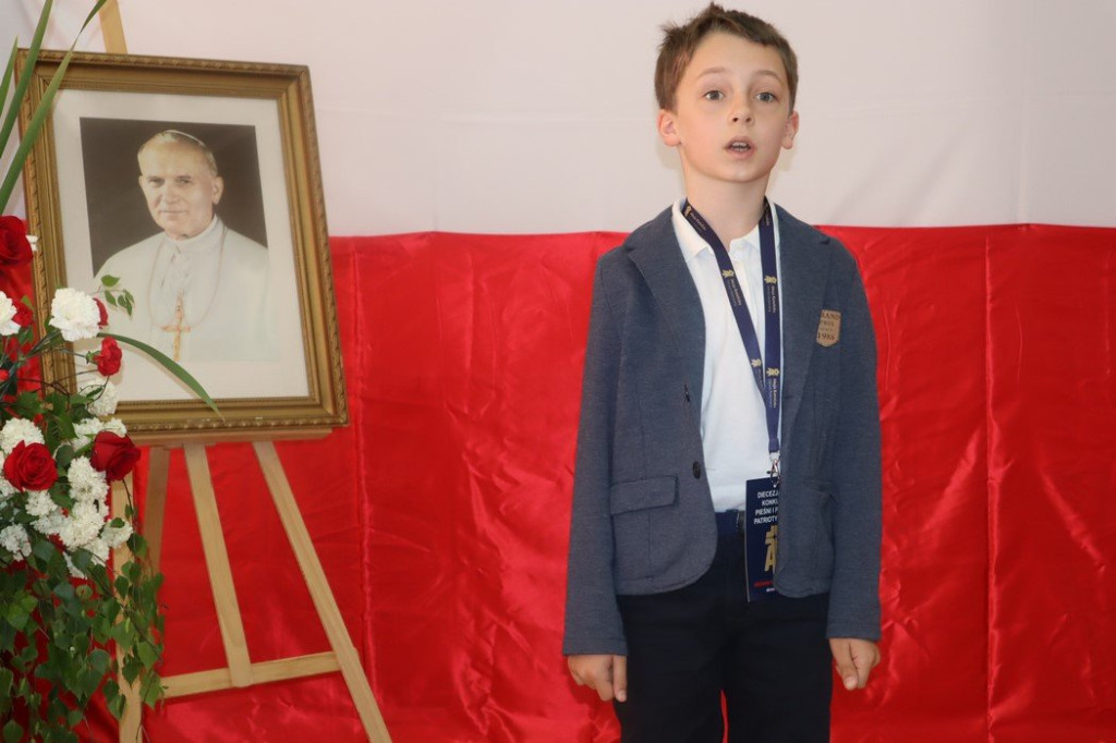 Patriotyczne pieśni i poezja znów wybrzmiały w Gowarczowie. Znamy zwycięzców konkursu [zdjęcia]