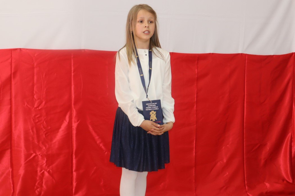Patriotyczne pieśni i poezja znów wybrzmiały w Gowarczowie. Znamy zwycięzców konkursu [zdjęcia]