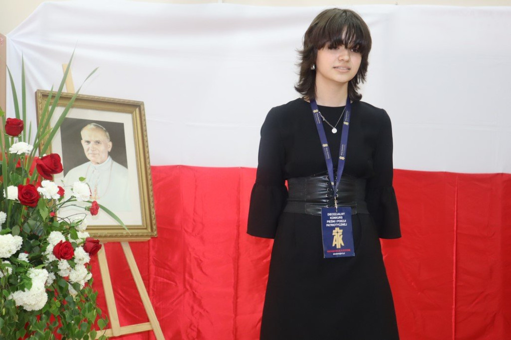Patriotyczne pieśni i poezja znów wybrzmiały w Gowarczowie. Znamy zwycięzców konkursu [zdjęcia]