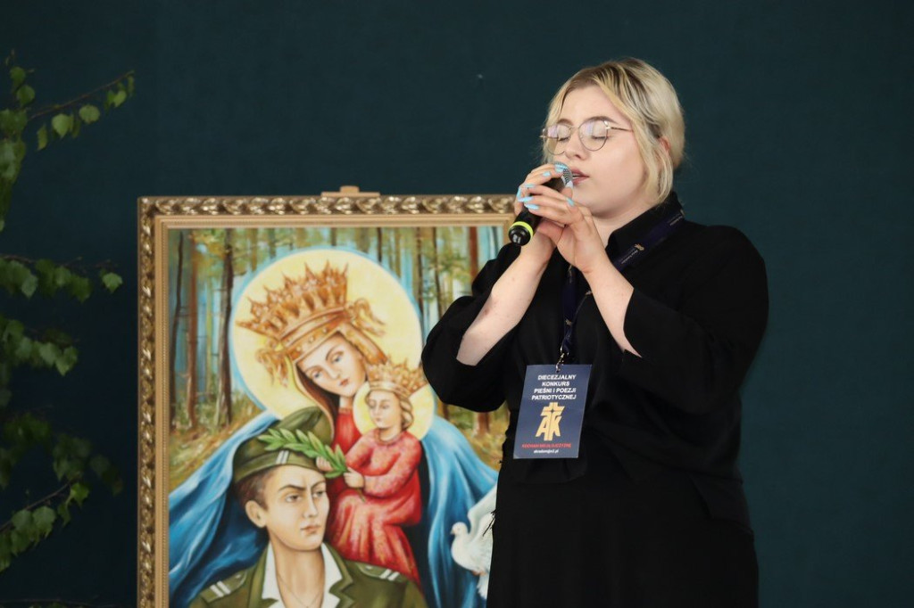 Patriotyczne pieśni i poezja znów wybrzmiały w Gowarczowie. Znamy zwycięzców konkursu [zdjęcia]
