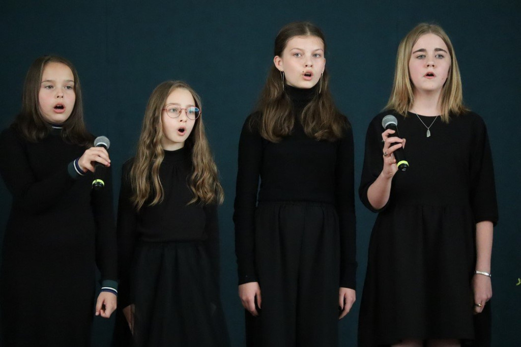 Patriotyczne pieśni i poezja znów wybrzmiały w Gowarczowie. Znamy zwycięzców konkursu [zdjęcia]