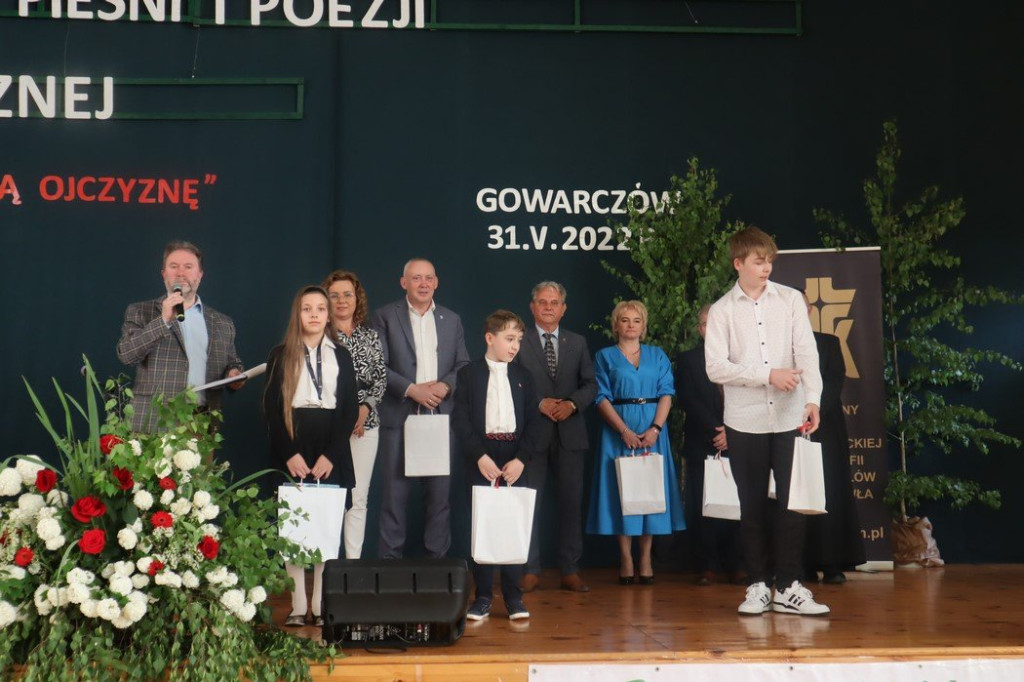 Patriotyczne pieśni i poezja znów wybrzmiały w Gowarczowie. Znamy zwycięzców konkursu [zdjęcia]
