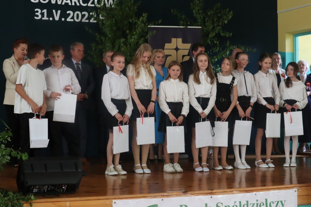 Patriotyczne pieśni i poezja znów wybrzmiały w Gowarczowie. Znamy zwycięzców konkursu [zdjęcia]