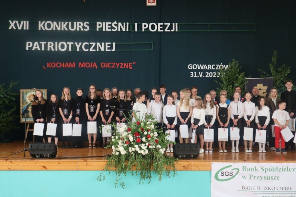 Patriotyczne pieśni i poezja znów wybrzmiały w Gowarczowie. Znamy zwycięzców konkursu [zdjęcia]