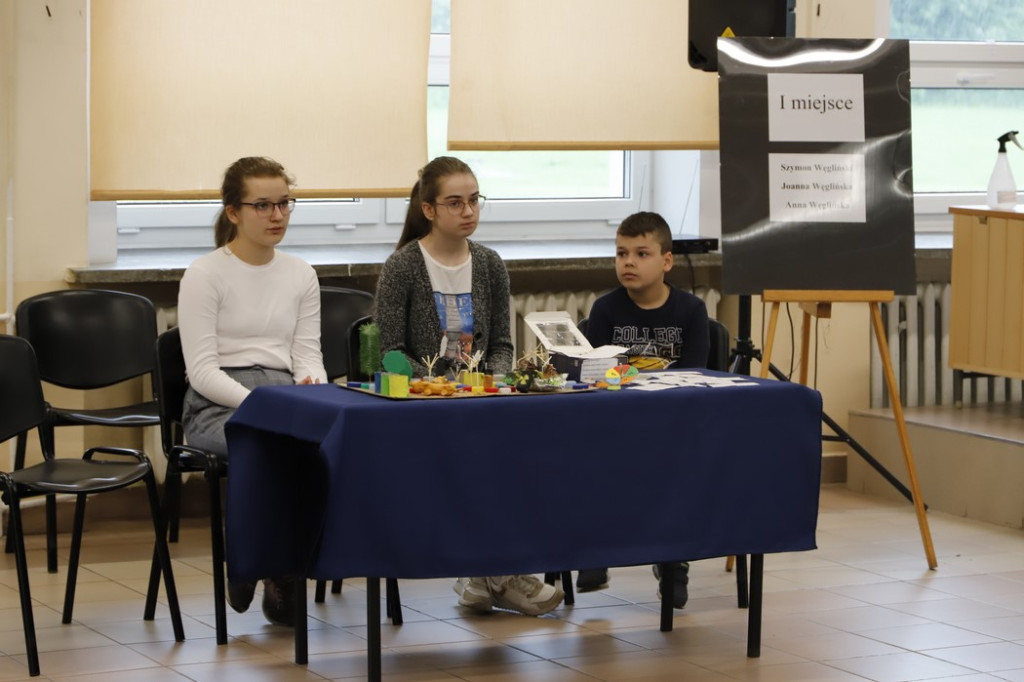 Kreatywnie wykorzystali odpady. Sztuka z odzysku w Mechaniku [zdjęcia]