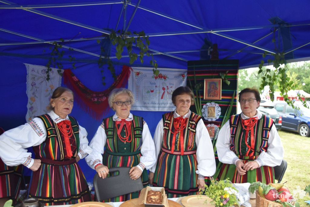 `Tradycja kołem gospodyń się toczy` w Końskich. III Przegląd KGW [wideo, zdjęcia]