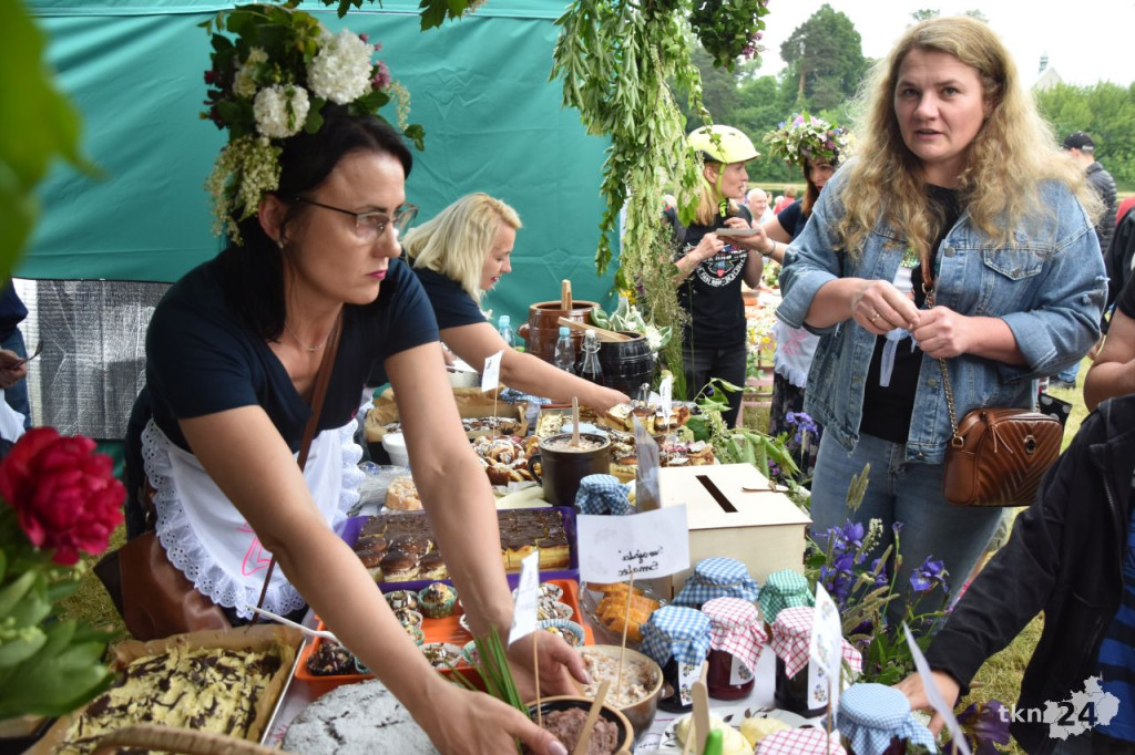 `Tradycja kołem gospodyń się toczy` w Końskich. III Przegląd KGW [wideo, zdjęcia]