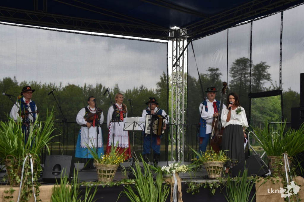 `Tradycja kołem gospodyń się toczy` w Końskich. III Przegląd KGW [wideo, zdjęcia]