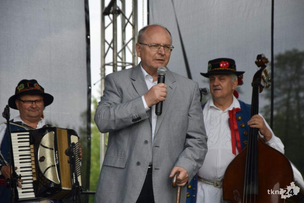 `Tradycja kołem gospodyń się toczy` w Końskich. III Przegląd KGW [wideo, zdjęcia]