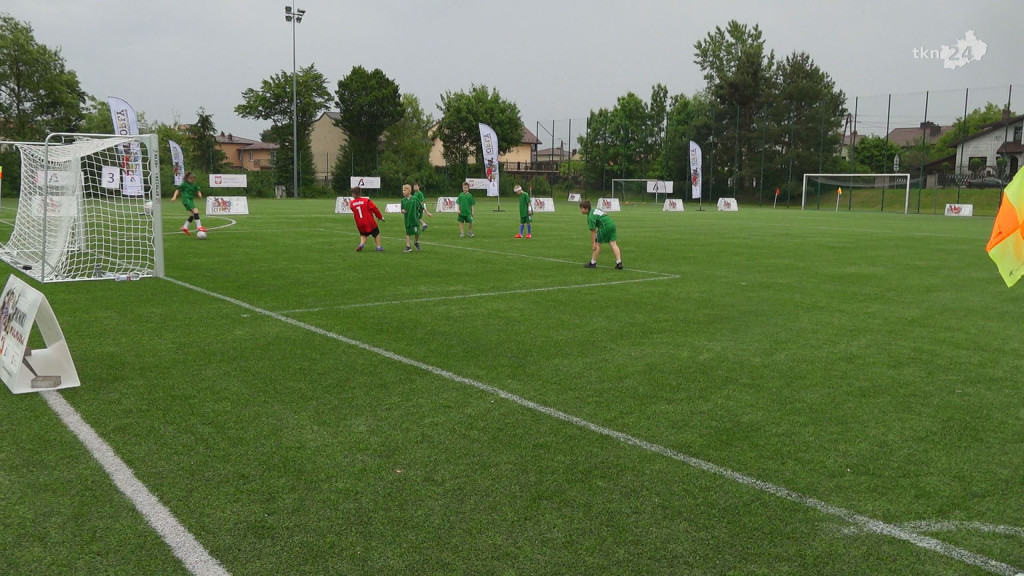 Moc zabawy i futbolu na stadionie OSiR w Końskich [fotorelacja]