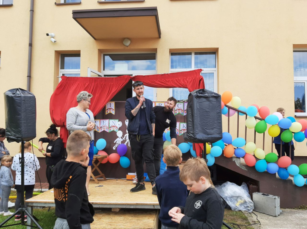 Wiele atrakcji na Dzień Dziecka w Szkole Podstawowej w Kłucku [zdjęcia]