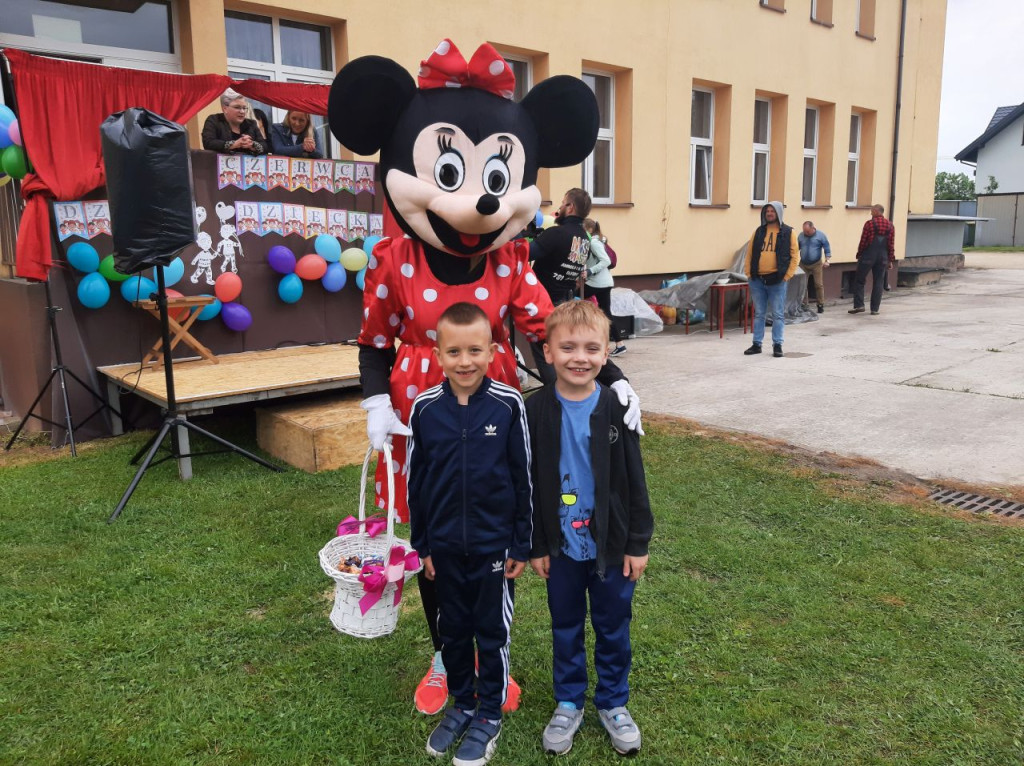 Wiele atrakcji na Dzień Dziecka w Szkole Podstawowej w Kłucku [zdjęcia]