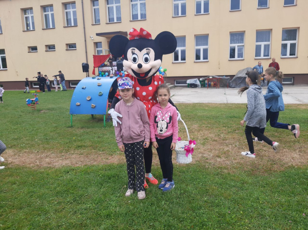 Wiele atrakcji na Dzień Dziecka w Szkole Podstawowej w Kłucku [zdjęcia]