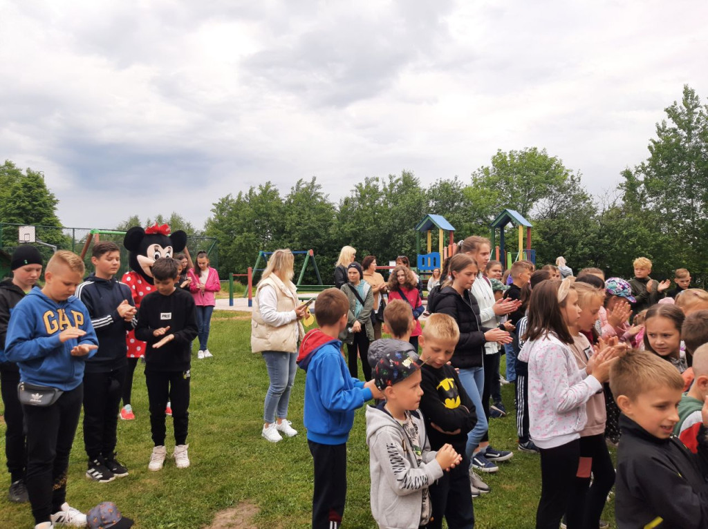 Wiele atrakcji na Dzień Dziecka w Szkole Podstawowej w Kłucku [zdjęcia]