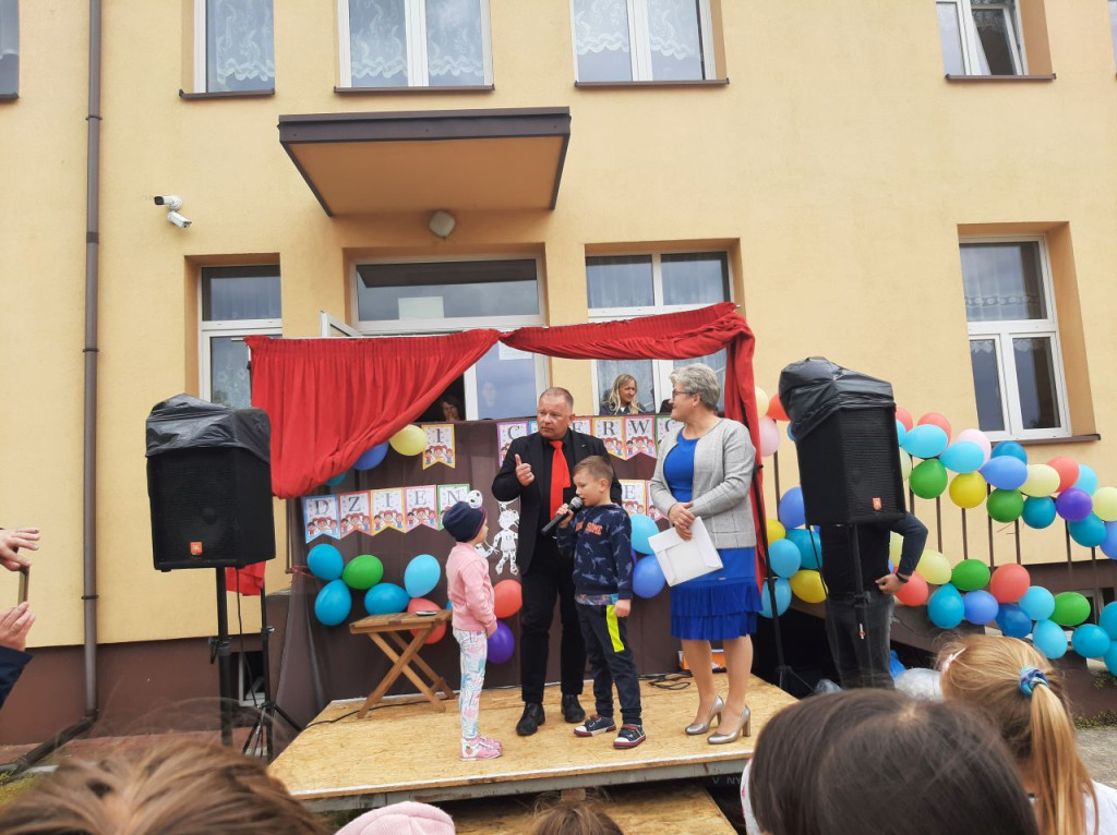 Wiele atrakcji na Dzień Dziecka w Szkole Podstawowej w Kłucku [zdjęcia]