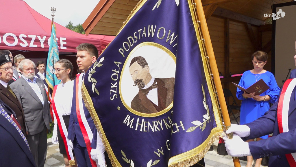Szkoła Podstawowa w Górnikach ma już sto lat. Za nami piękna uroczystość [wideo, zdjęcia]