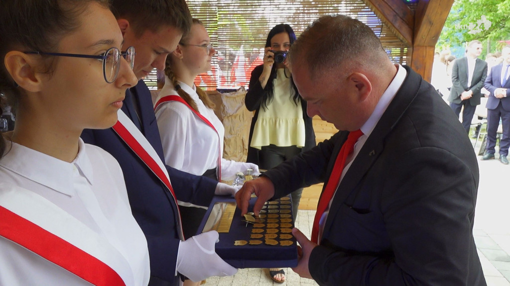 Szkoła Podstawowa w Górnikach ma już sto lat. Za nami piękna uroczystość [wideo, zdjęcia]