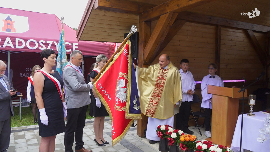 Szkoła Podstawowa w Górnikach ma już sto lat. Za nami piękna uroczystość [wideo, zdjęcia]