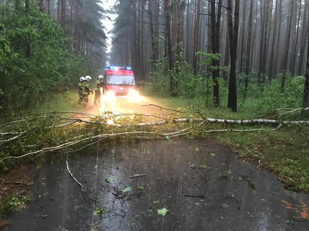 Strażacy usuwali skutki intensywnej ulewy [zdjęcia]