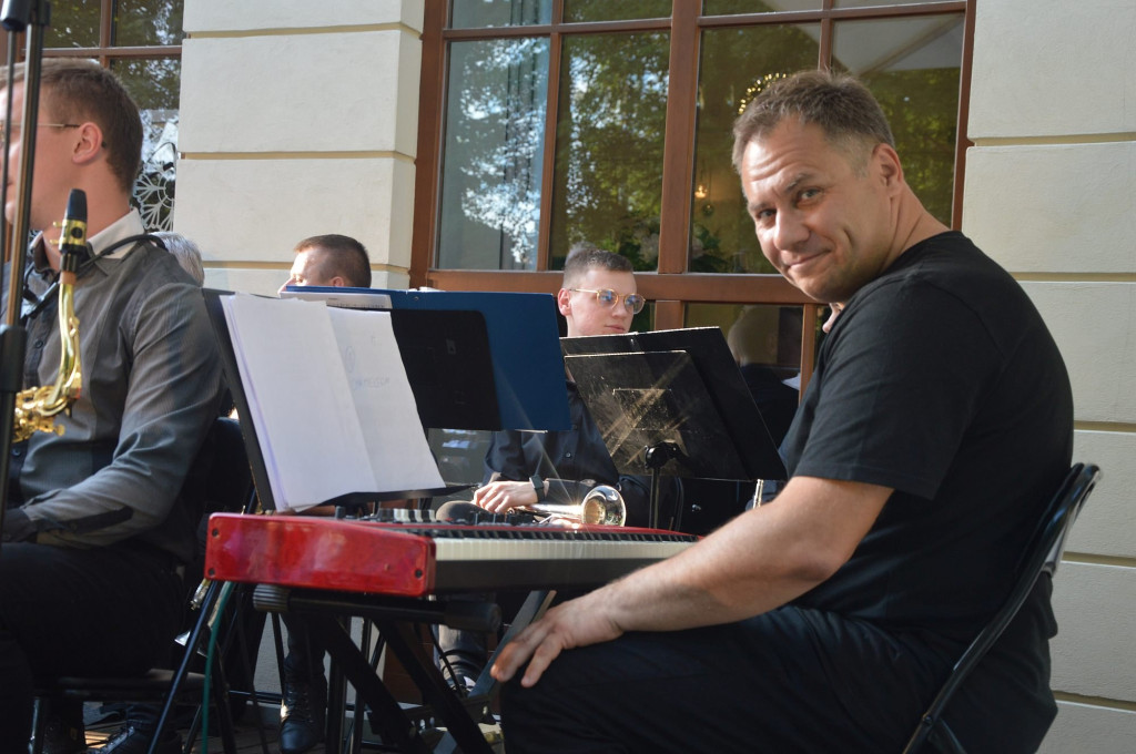 Big Band dał koncert wśród parkowych drzew [wideo, zdjęcia]